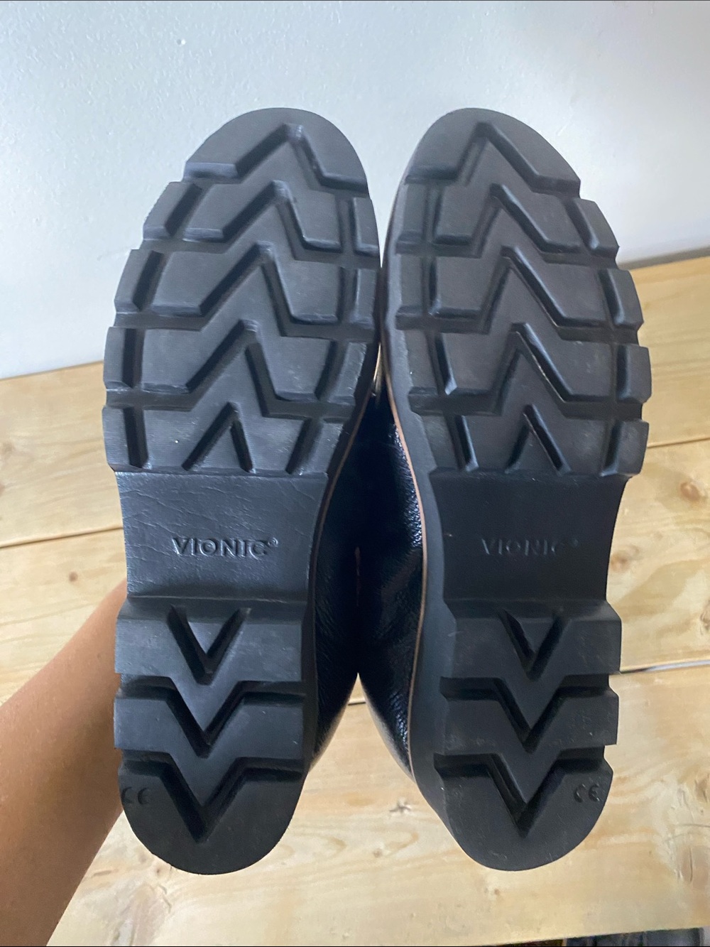 VIONIC CYNTHIA slip on loafer shoes black size 7.5 - Picture 8 of 12